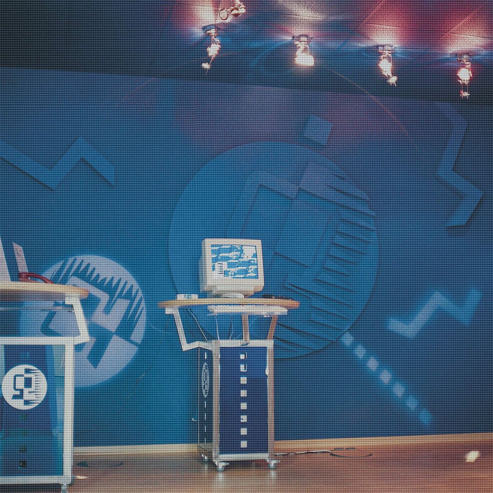 Cover_Bintec_Total_Square Branded kiosks Pop-Up fabrication, BinTec showrrom with custom build mobile desk display and brand elements backdrop and lighting.