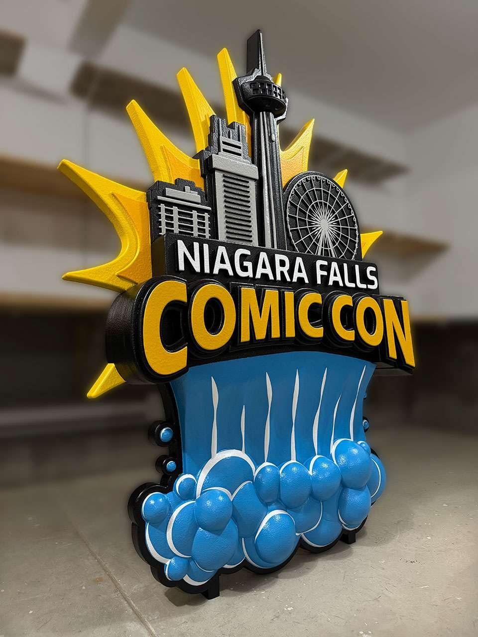 Signage_Fabrication_Niagara_Falls Niagara Falls Comic Con custom event signage used as a photo op.